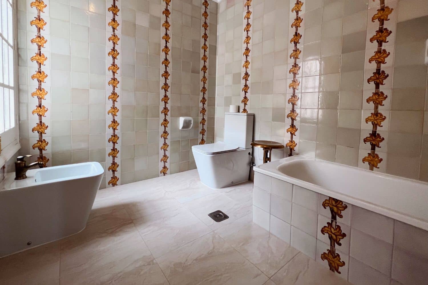 Een van de badkamers van Villa Pureza