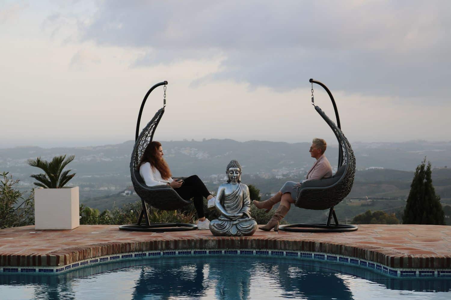 Coaching sessie tijdens de luxe body, mind & soul retreat van Villa Pureza in Spanje