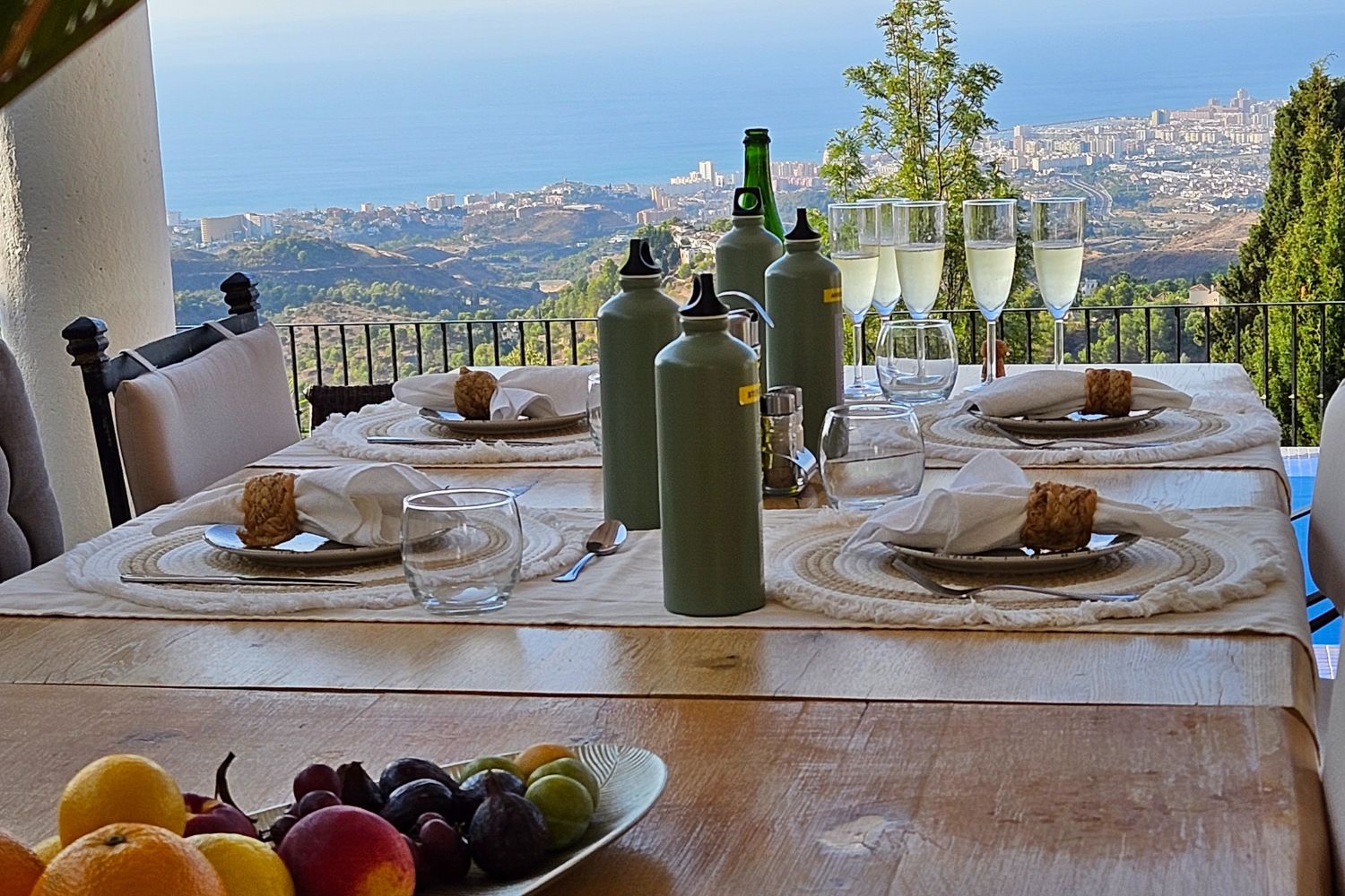 Ontbijt bij de luxe retreat met prachtig uitzicht